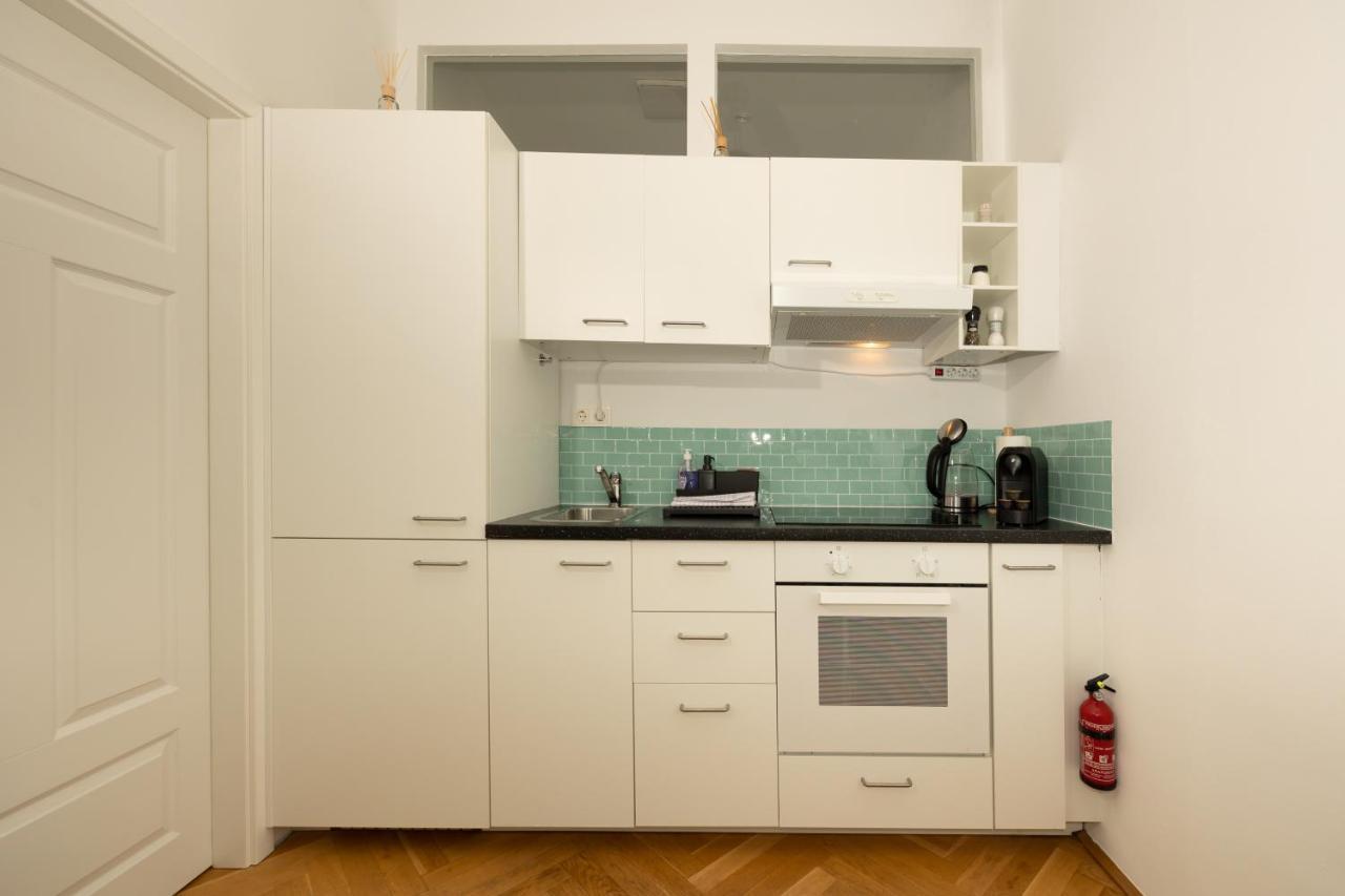 Delightful 1 Bedroom Near Schoenbrunn And Westbahnhof With Big Porch 비엔나 외부 사진